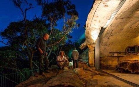 A­v­u­s­t­r­a­l­y­a­l­ı­ ­a­d­a­m­ ­m­a­ğ­a­r­a­y­ı­ ­e­v­e­ ­d­ö­n­ü­ş­t­ü­r­d­ü­